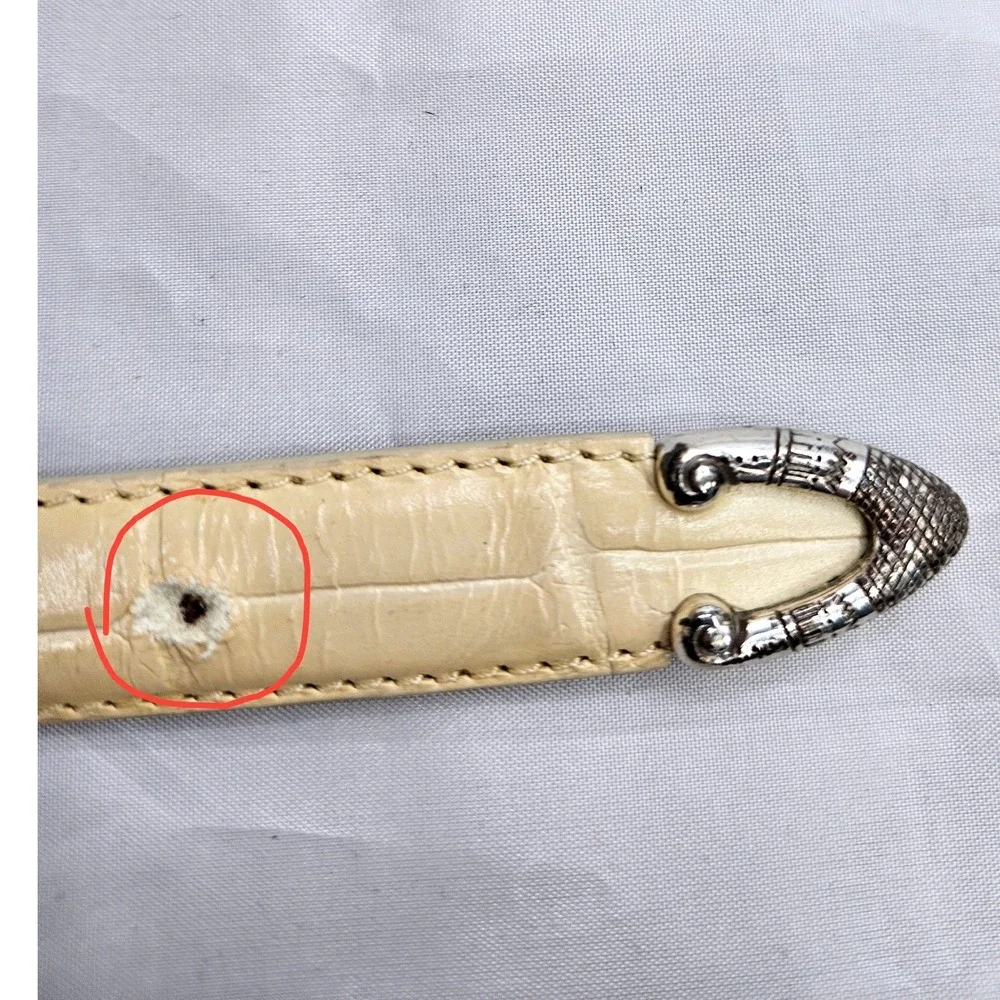 Brighton Cream Croc Embossed Leather Skinny Belt Silver Hardware 32 B10402